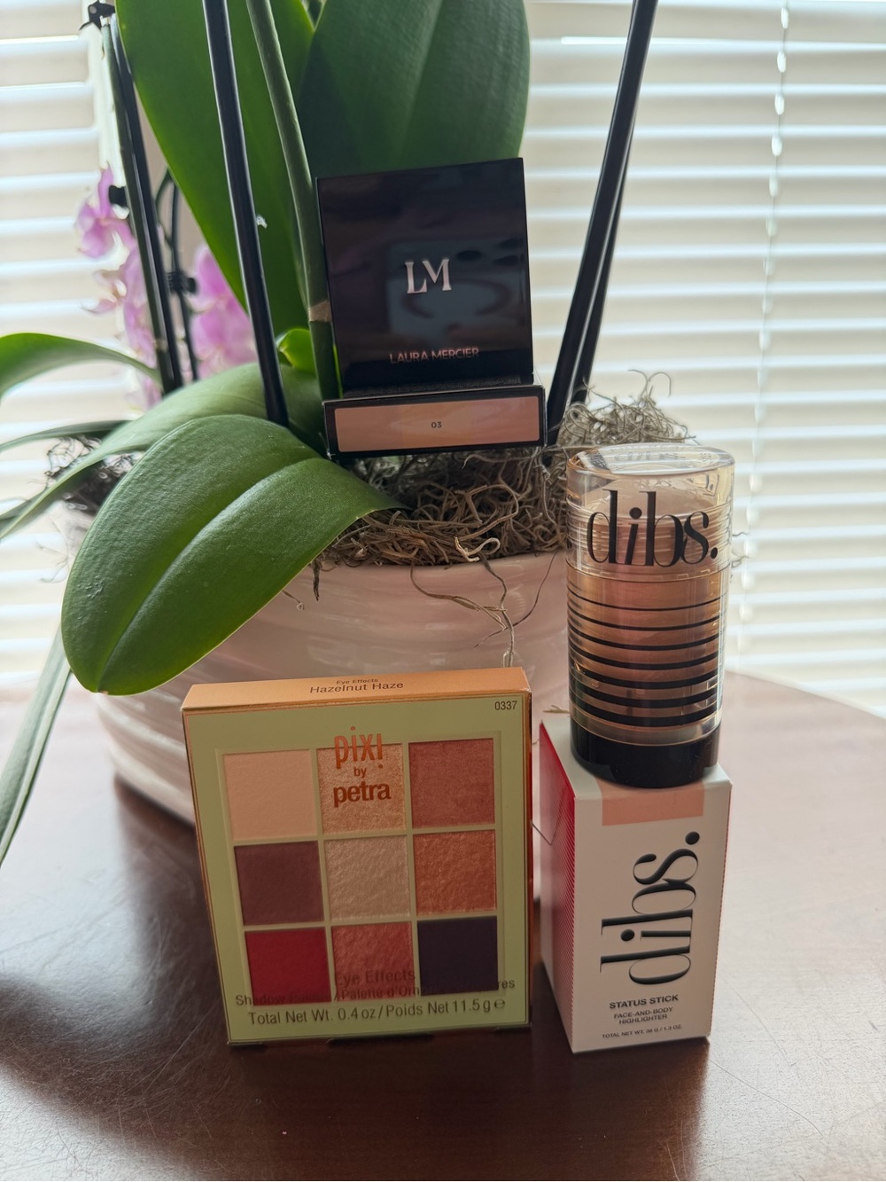 Pixi by Petra & Dibs. Glow Makeup Set in Peachy Pinks